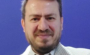 الكاتب والصحفي محمد منصور