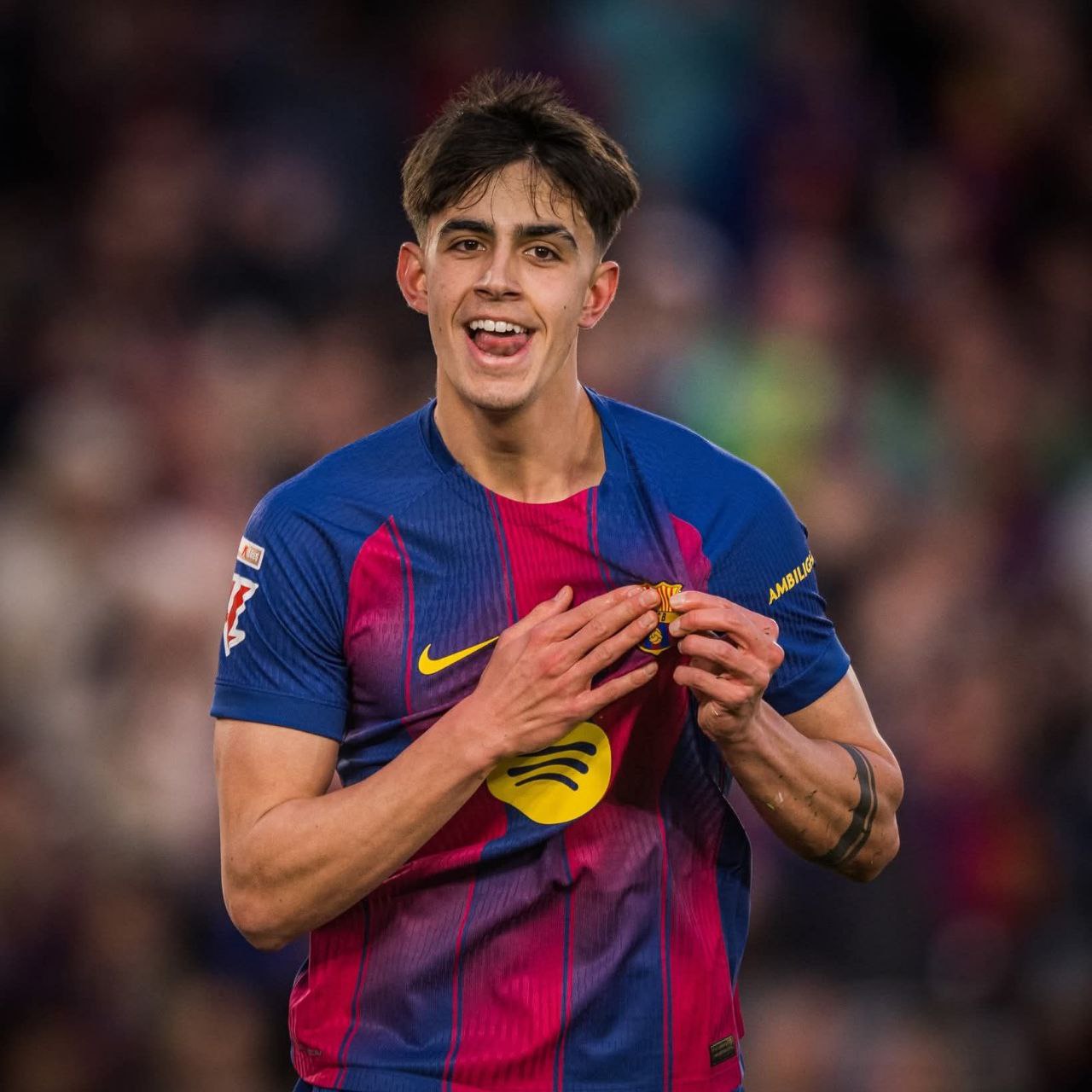 لاعب برشلونة الشاب مـارك بـرنـال صاحب الهدف الثالث على مايوركا والأول له مع برشلونة