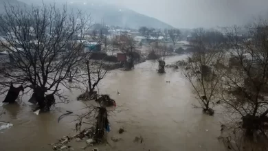 وفاة طفلين جراء سيول جارفة في ريف اللاذقية