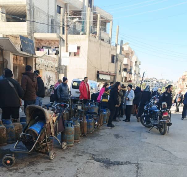 أحد طوابير توزيع الغاز في مدينة حمص - جريدة مصدر