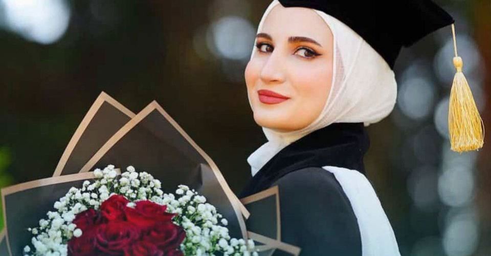 الطبيبة السورية الشابة روزا أنس الحريري