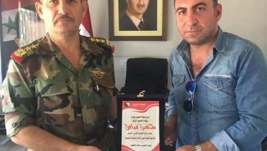 محمد الخطيب مع العميد في جيش النظام المخلوع محسن حسن العباس