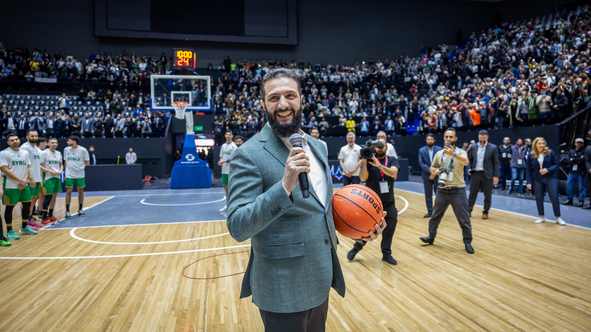 الرئيس أحمد الشرع أثناء افتتاح صالة الفيحاء _ رئاسة الجمهورية