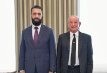 من استقبال الرئيس أحمد الشرع رجل الأعمال المصري نجيب ساويرس في قصر الشعب بدمشق -مصدر